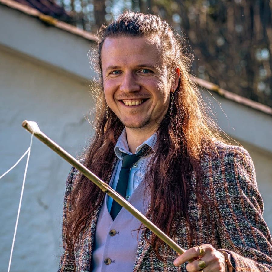 Portræt af Kasper Krog i solskin